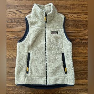 #229 Unisex L.L. BEAN  Sherpa vest, size XS-regular. Cream colored.